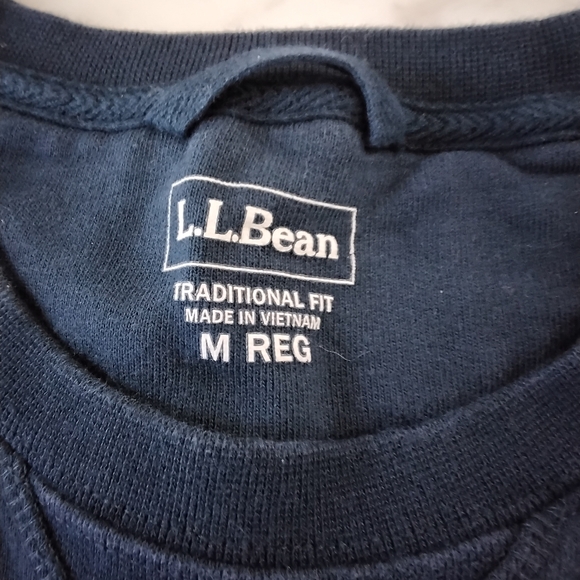 LL Bean Traditional Fit V-Stitch Crew Neck Navy Blue Sweatshirt Sz M Reg - Picture 4 of 7